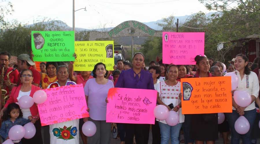 Mujeres de Cuicatlán, realizan caminata para conmemorar su día | El Imparcial de Oaxaca