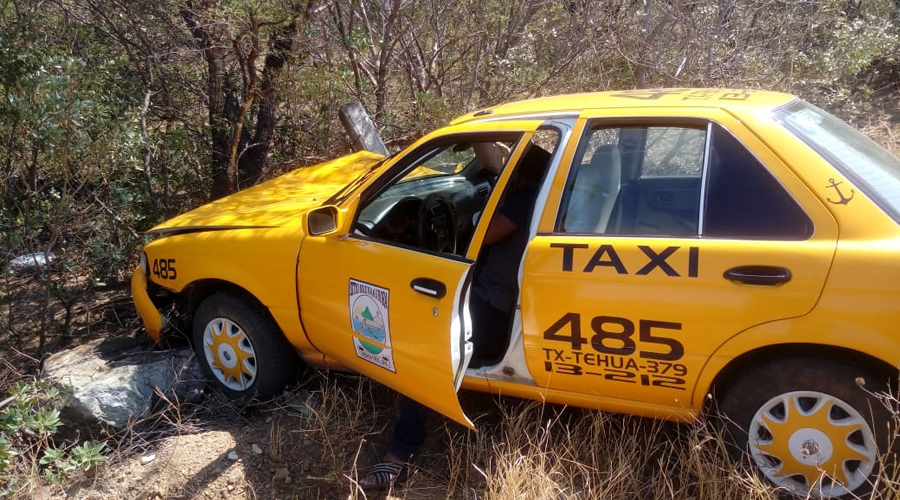 Pierde el control y se sale de la carretera Salina Cruz-Huatulco | El Imparcial de Oaxaca Pierde el control y se sale de la carretera Salina Cruz-Huatulco | El Imparcial de Oaxaca