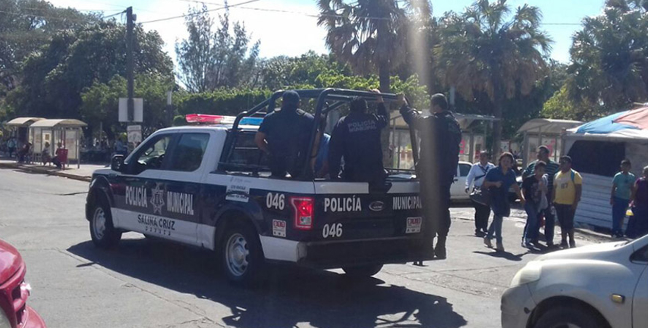 Policía de Salina Cruz invita a no salir de casa | El Imparcial de Oaxaca