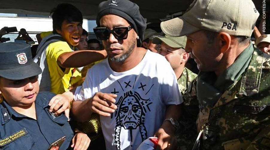 Detienen a Ronaldinho con pasaporte falso | El Imparcial de Oaxaca Detienen a Ronaldinho con pasaporte falso | El Imparcial de Oaxaca