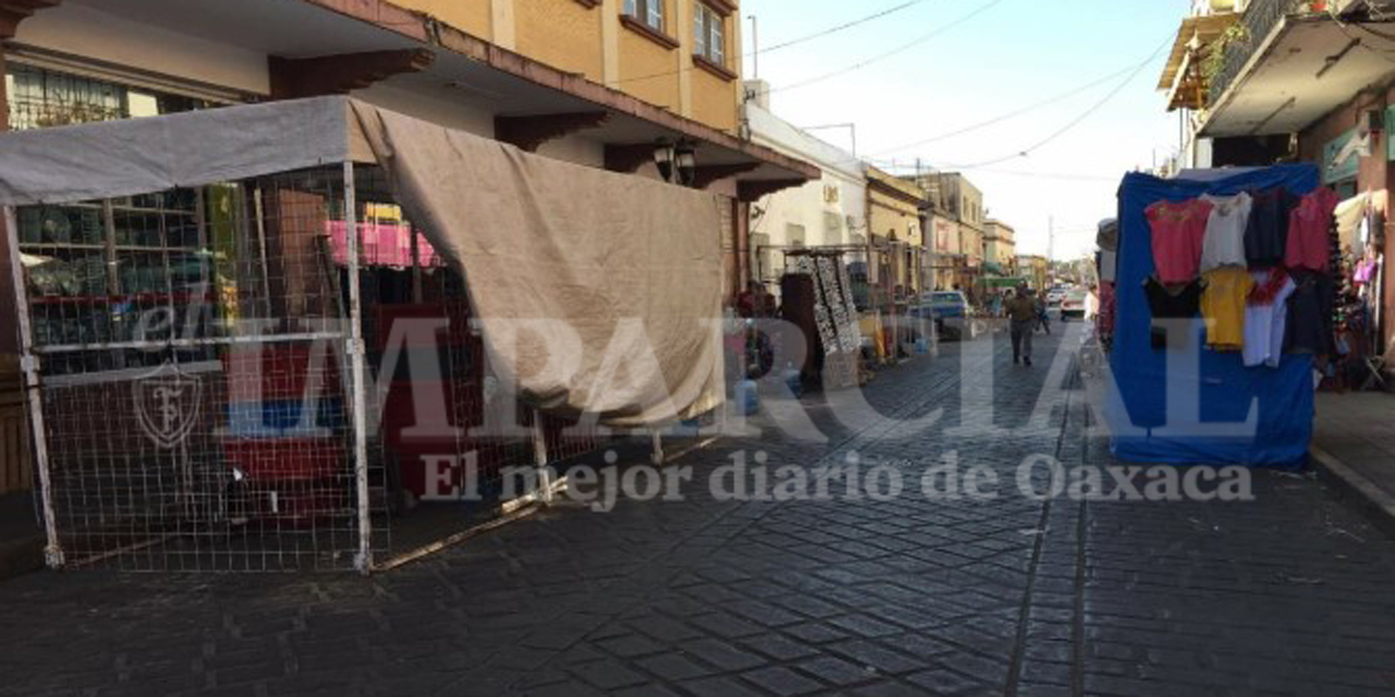 Ambulantes continúan en las calles de la capital de Oaxaca
