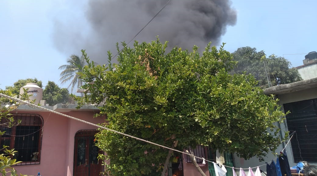 ¡Se quema vivienda!, en Juchitán
