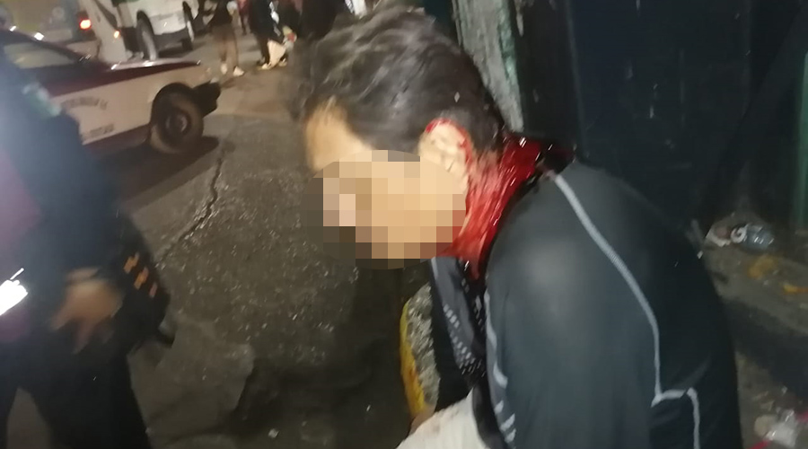 Lo atacan a tubazos en la cabeza