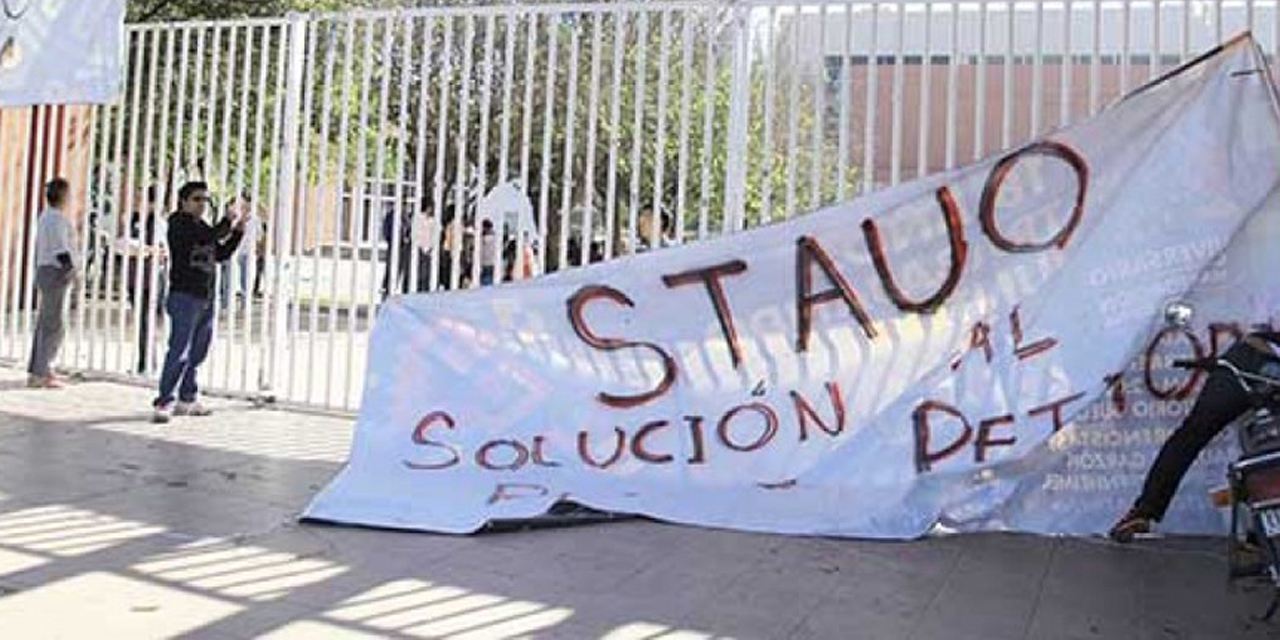 Recesan emplazamiento a huelga en la UABJO