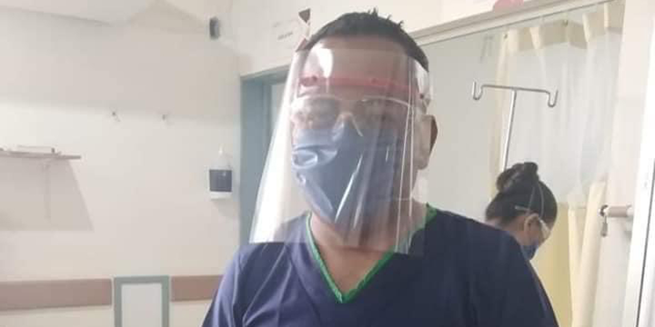Regalan caretas a Hospital para enfrentar el Covid-19 en Pinotepa Nacional