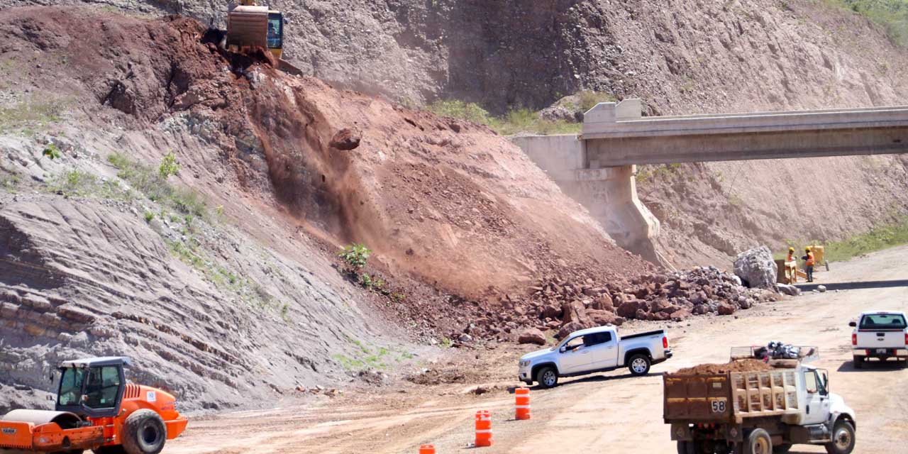 Reducen fuerza laboral en obras de súper carretera a la Costa por contingencia