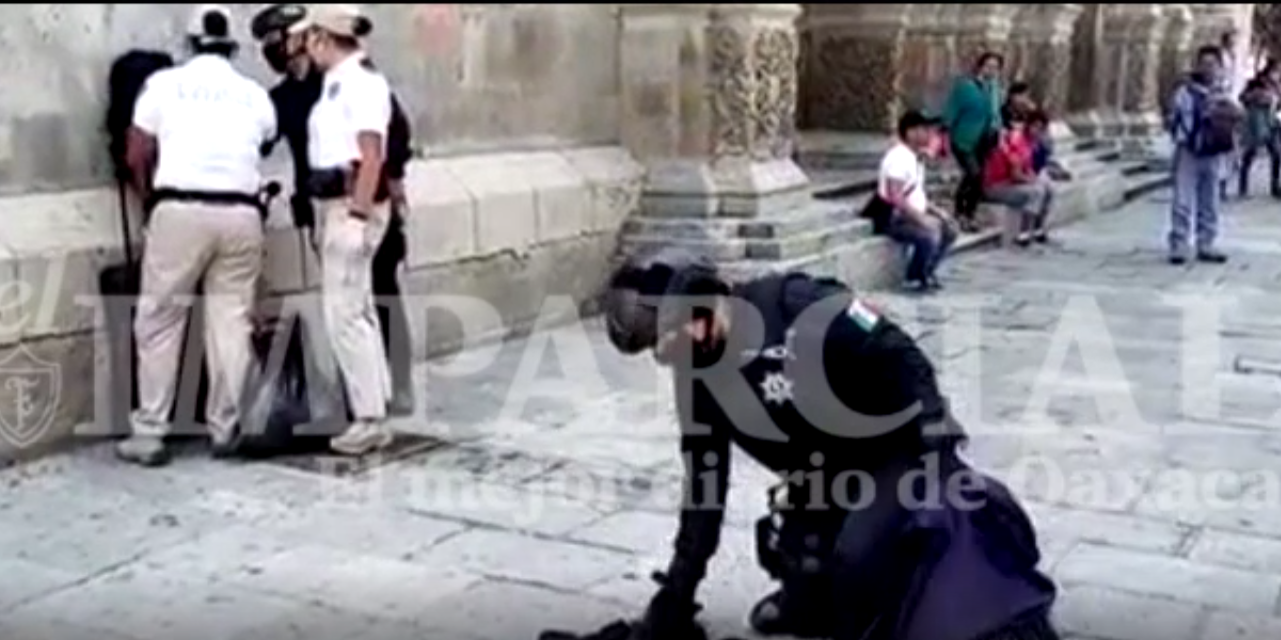 Policías detienen a mujer desnuda en la catedral de Oaxaca | El Imparcial de Oaxaca