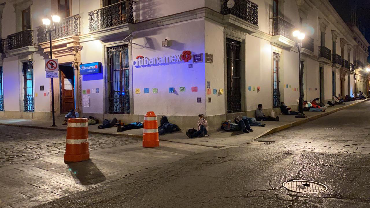 Ante ola de quejas por aglomeración en banco, cambia Bienestar pagos a Telecomm | El Imparcial de Oaxaca