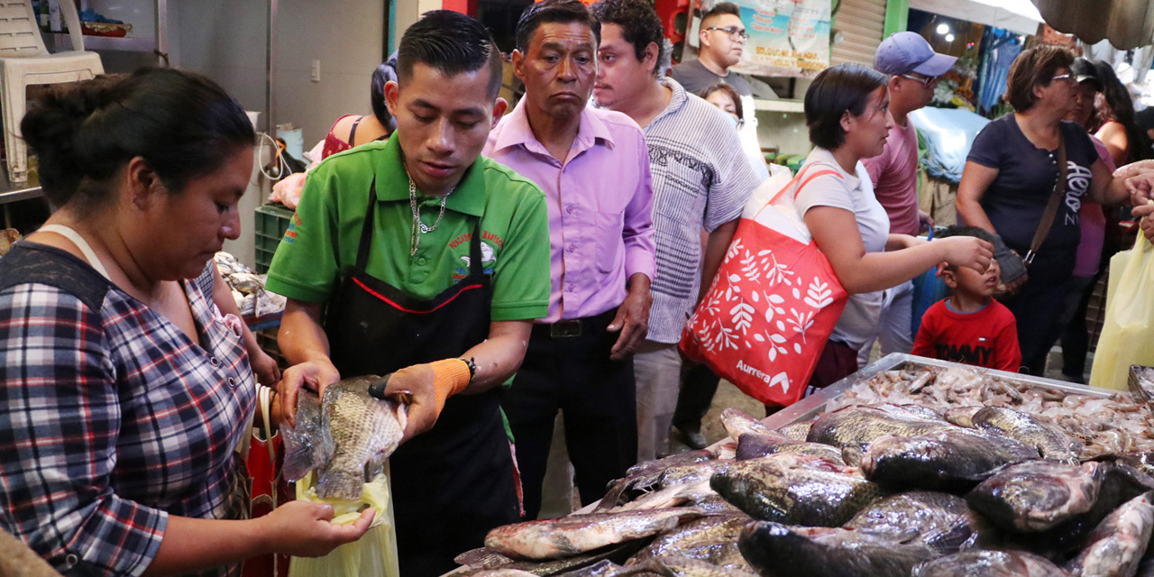 Abarrotan áreas de venta de mariscos en la Central de Abasto | El Imparcial de Oaxaca