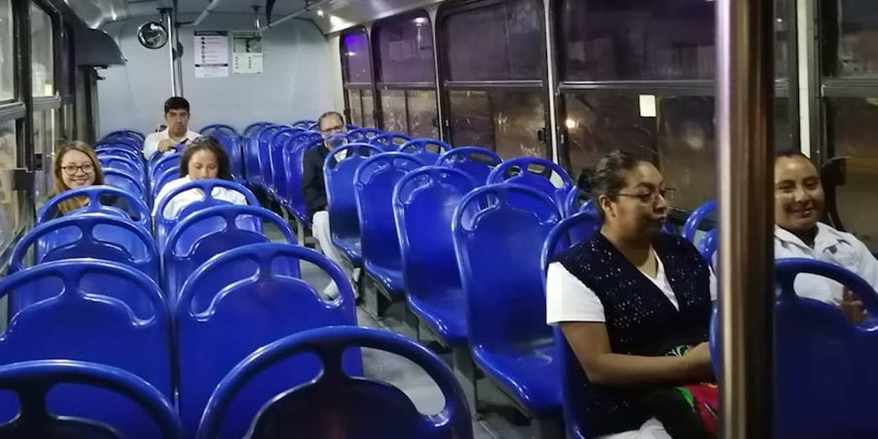Brindan servicio de transporte exclusivo a personal de salud