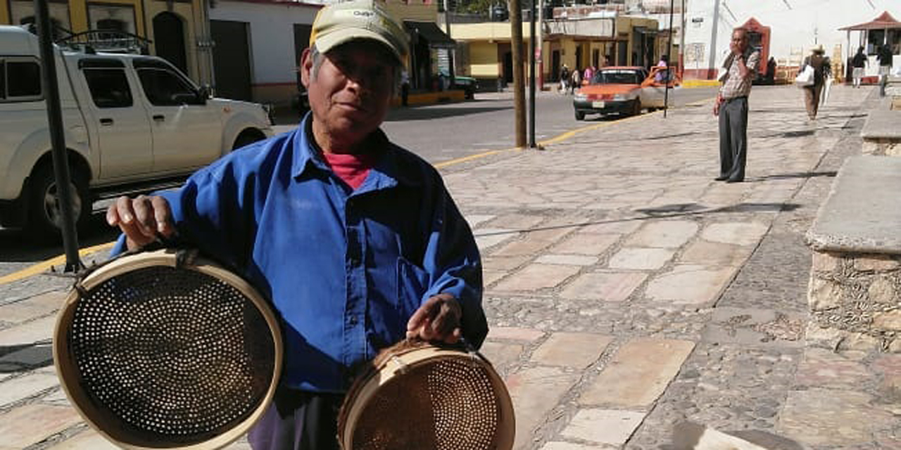 Sobreviven harneros ante los plásticos en la Mixteca | El Imparcial de Oaxaca