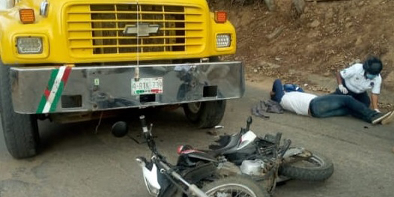 Motociclista derrapa y choca contra pipa en carretera a Monte Albán | El Imparcial de Oaxaca
