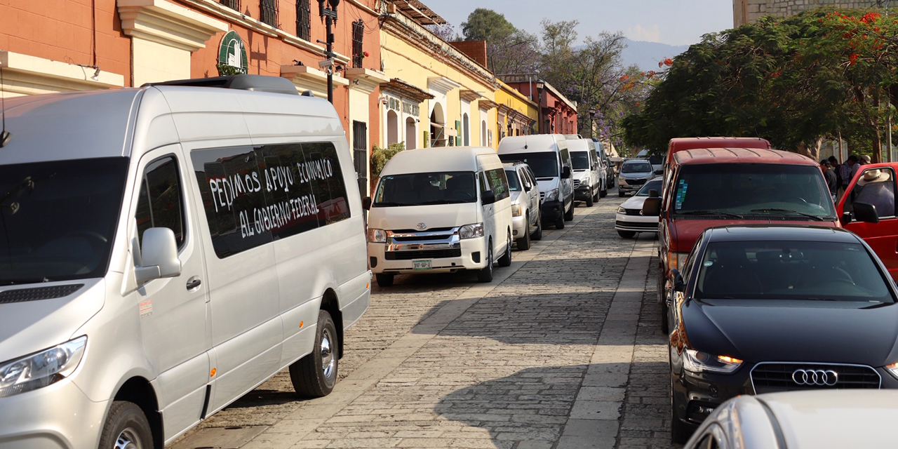 Operadores de transporte de turismo resienten la contingencia | El Imparcial de Oaxaca