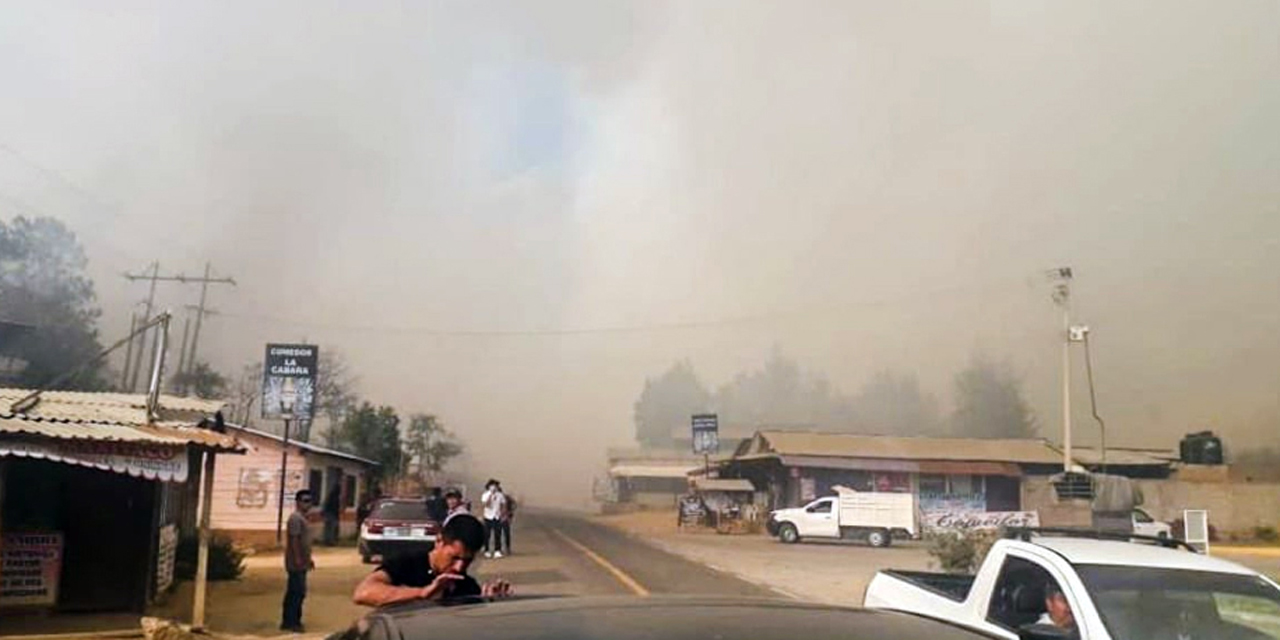 Arden cerros de Ayutla y fraccionamiento El Rosario | El Imparcial de Oaxaca