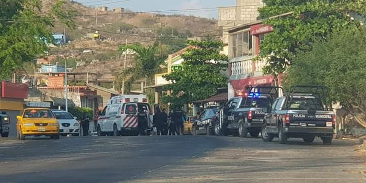Detienen a presunto ladrón en Telesecundaria de Juchitán