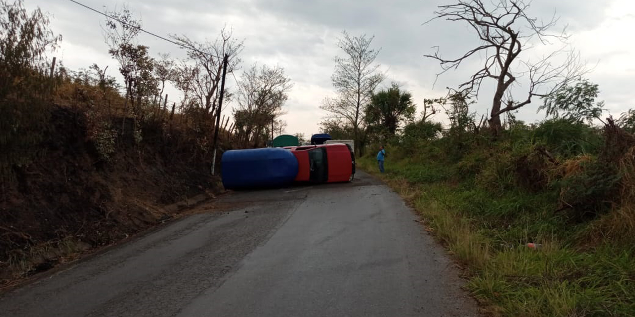 Vuelca camioneta en Guichicovi | El Imparcial de Oaxaca