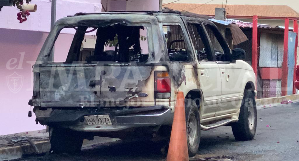 Queman camioneta y dejan amenazas en cartulina cerca del penal de Ixcotel | El Imparcial de Oaxaca