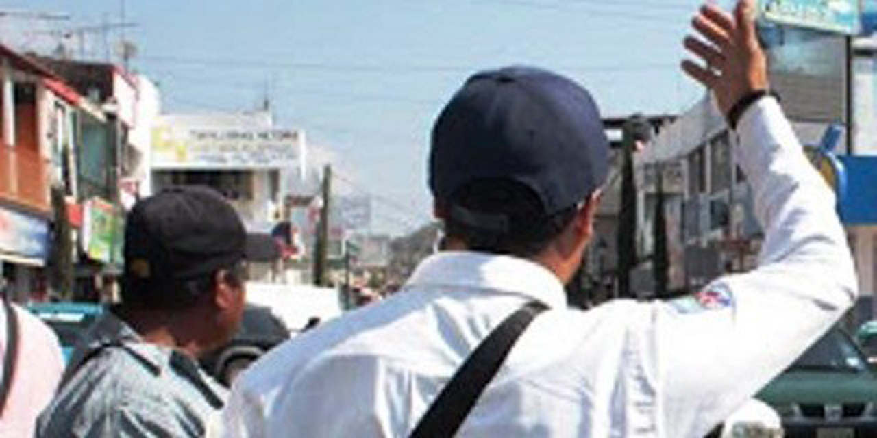 Amenazan a Policías Viales con arma blanca en Huajuapan | El Imparcial de Oaxaca
