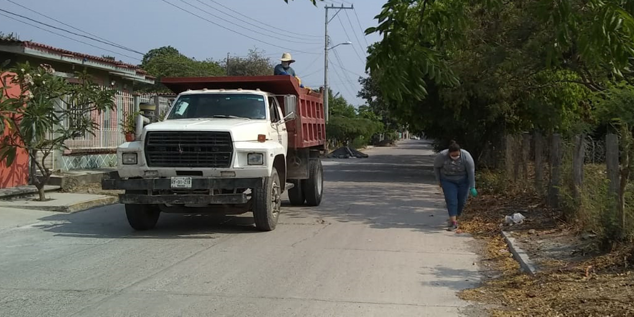 Realizan campaña de descacharrización en Juchitán por Zika