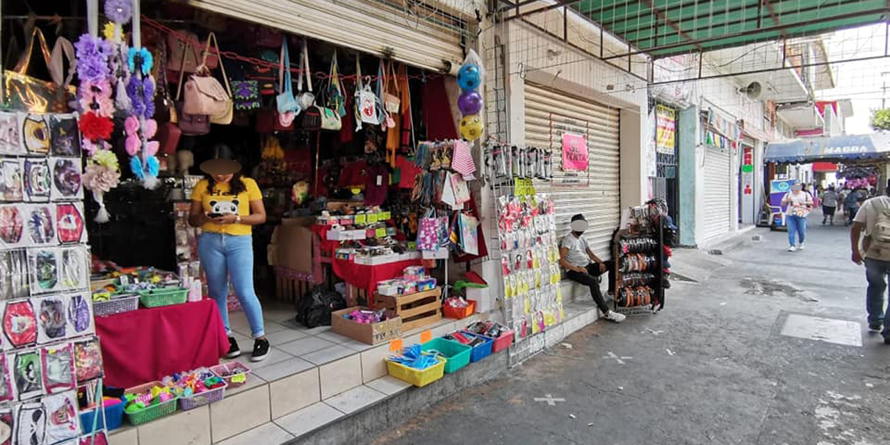 Comerciantes de Salina Cruz se resisten a cerrar | El Imparcial de Oaxaca