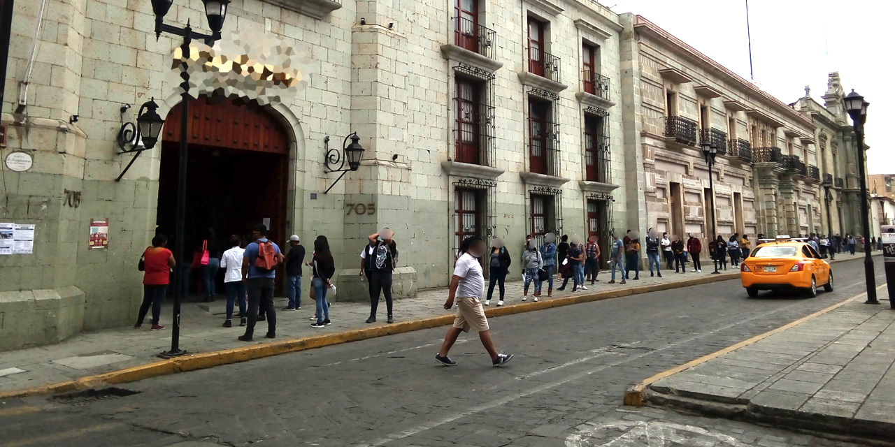 Siguen aglomeraciones por entrega de apoyos en Oaxaca | El Imparcial de Oaxaca