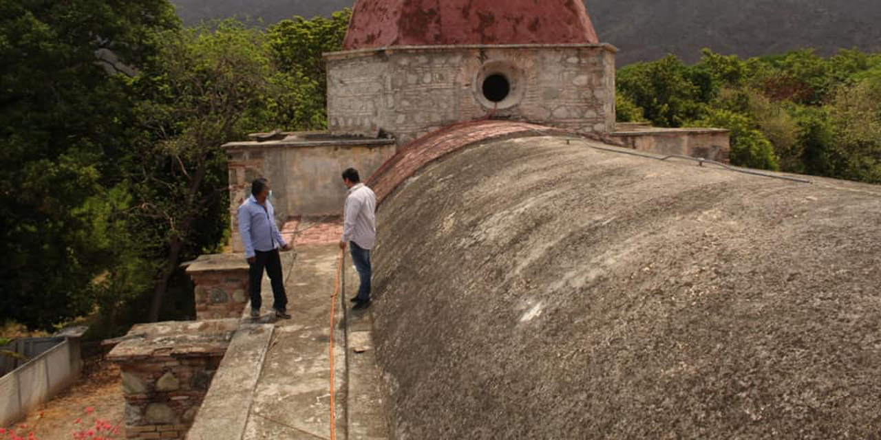 Inicia restauración del templo católico en Santiago Dominguillo
