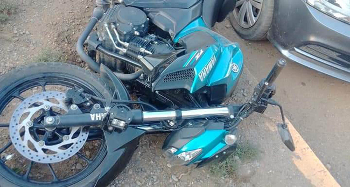 ¡Brutal impacto entre motociclista y un taxi de Salina Cruz!