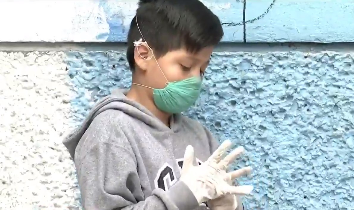 Video: Niño pide apoyo para su abuela y su madre enferma de Covid-19 | El Imparcial de Oaxaca