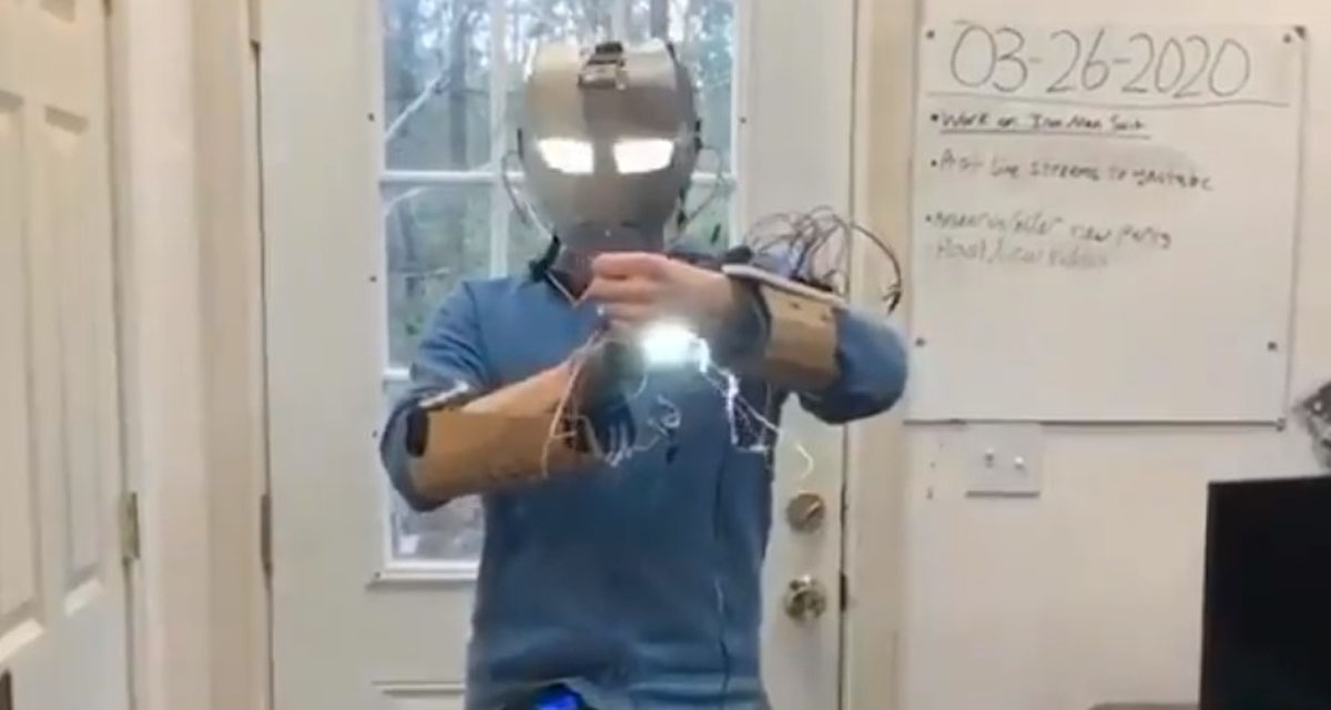 Video: Fan de Iron Man recrea una versión de la Mark I que dispara rayos láser | El Imparcial de Oaxaca
