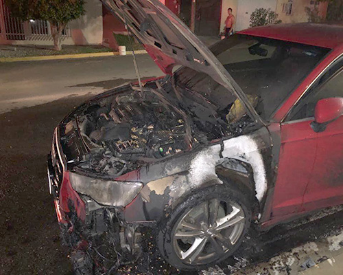Incendian auto de hija de extitular de la Profeco | El Imparcial de Oaxaca