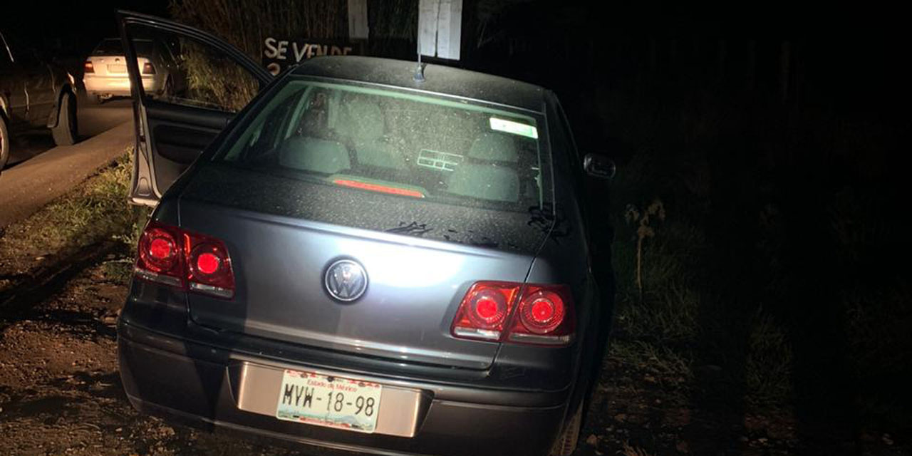 Se estrella contra poste en carretera a Zaachila