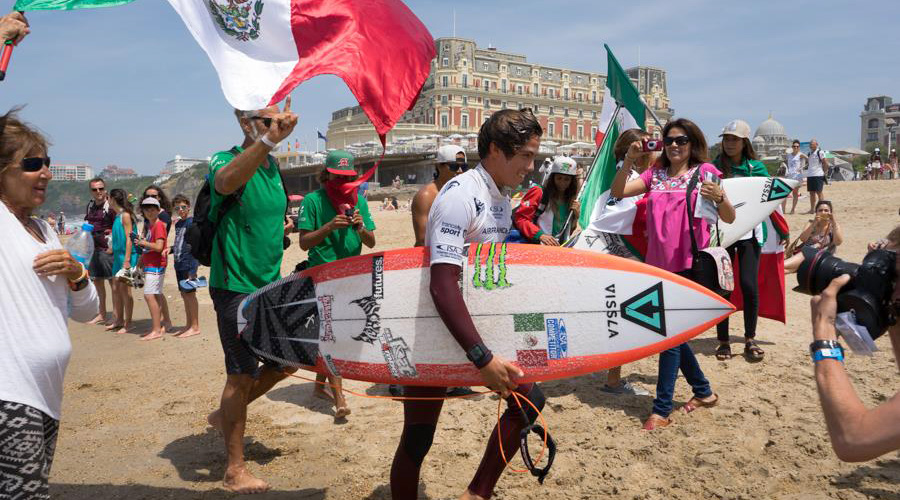 Jhony Corzo, revolucionando el surf mexicano