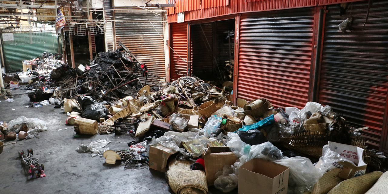 Permanecen escombros tras incendio en la Central de Abasto | El Imparcial de Oaxaca