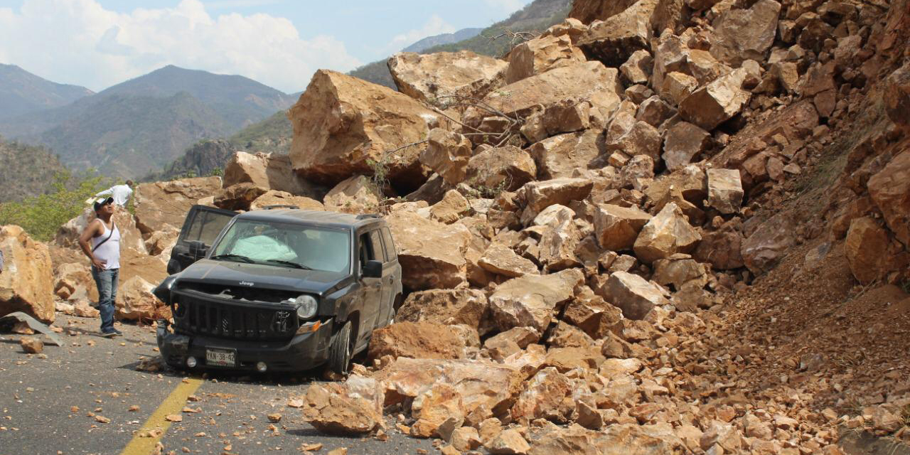 Derrumbes en la Costa e Istmo por sismo de 7.5 | El Imparcial de Oaxaca