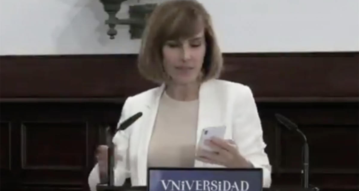 Video: Alburean a Universidad de Salamanca durante sesión virtual en vivo