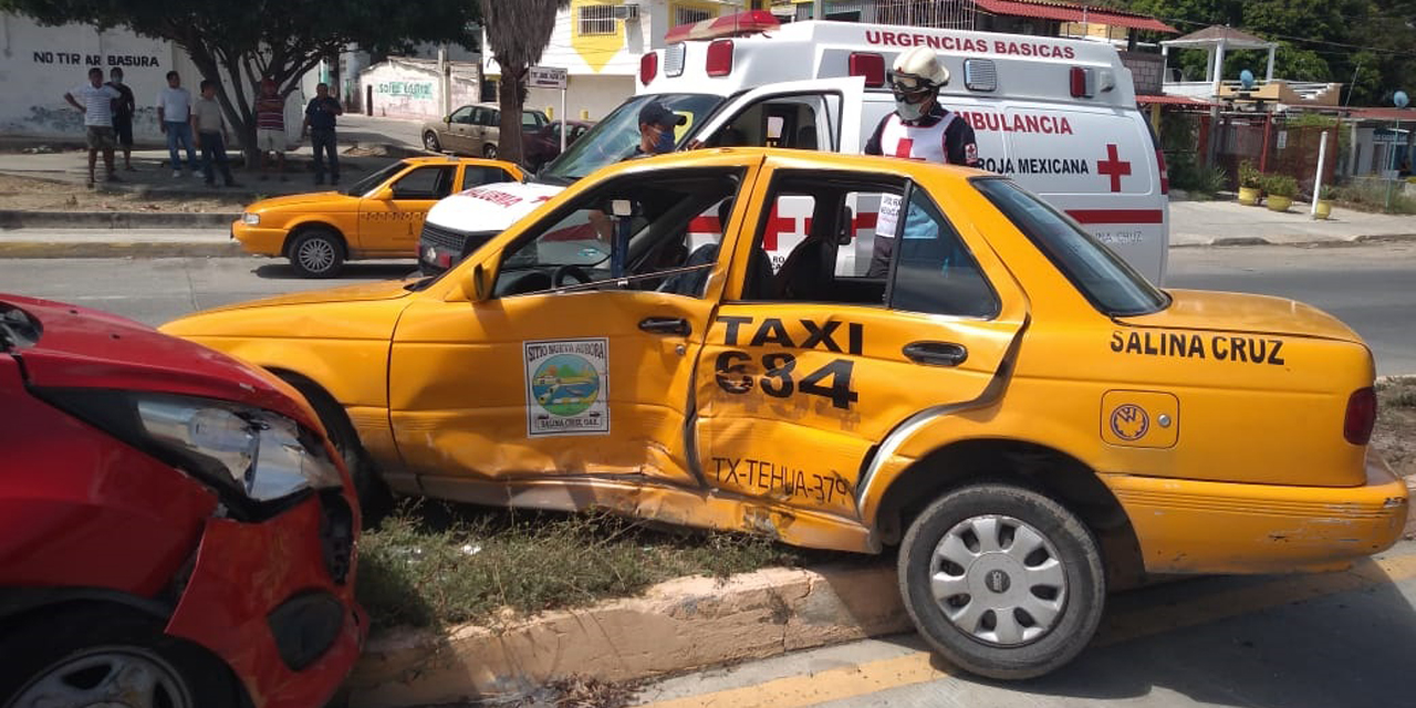 Brutal accidente en Salina Cruz deja un lesionado