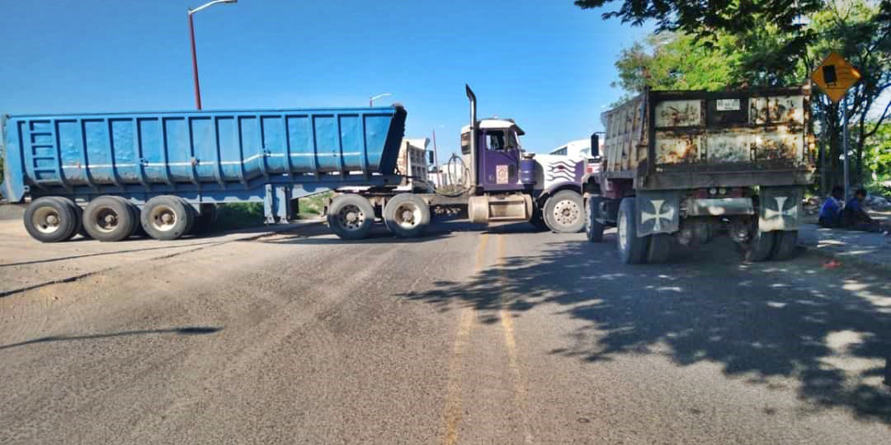 Transportistas bloquean accesos al Istmo de Tehuantepec | El Imparcial de Oaxaca