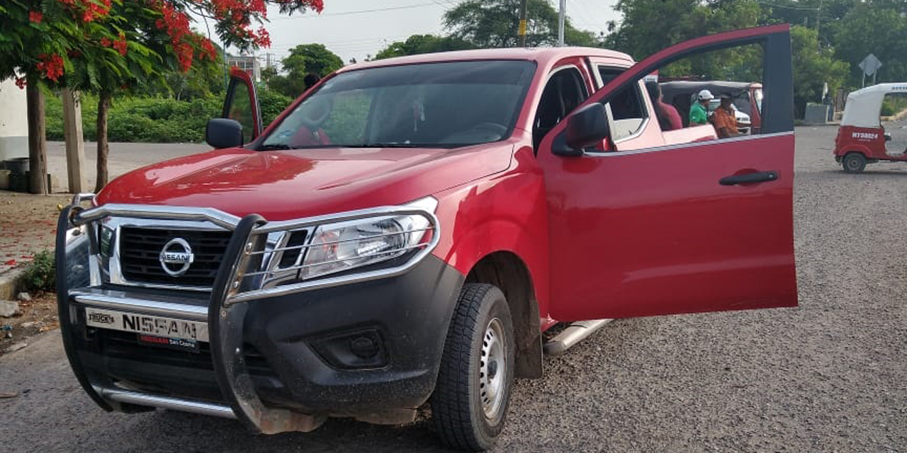 Detienen a mujer con camioneta robada en Juchitán