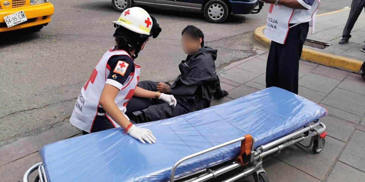Accidente entre motociclista y taxi deja un lesionado en Oaxaca | El Imparcial de Oaxaca