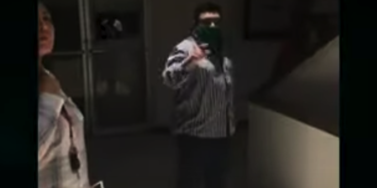 Video: Periodista es amenazada por funcionario; ya hay denuncia