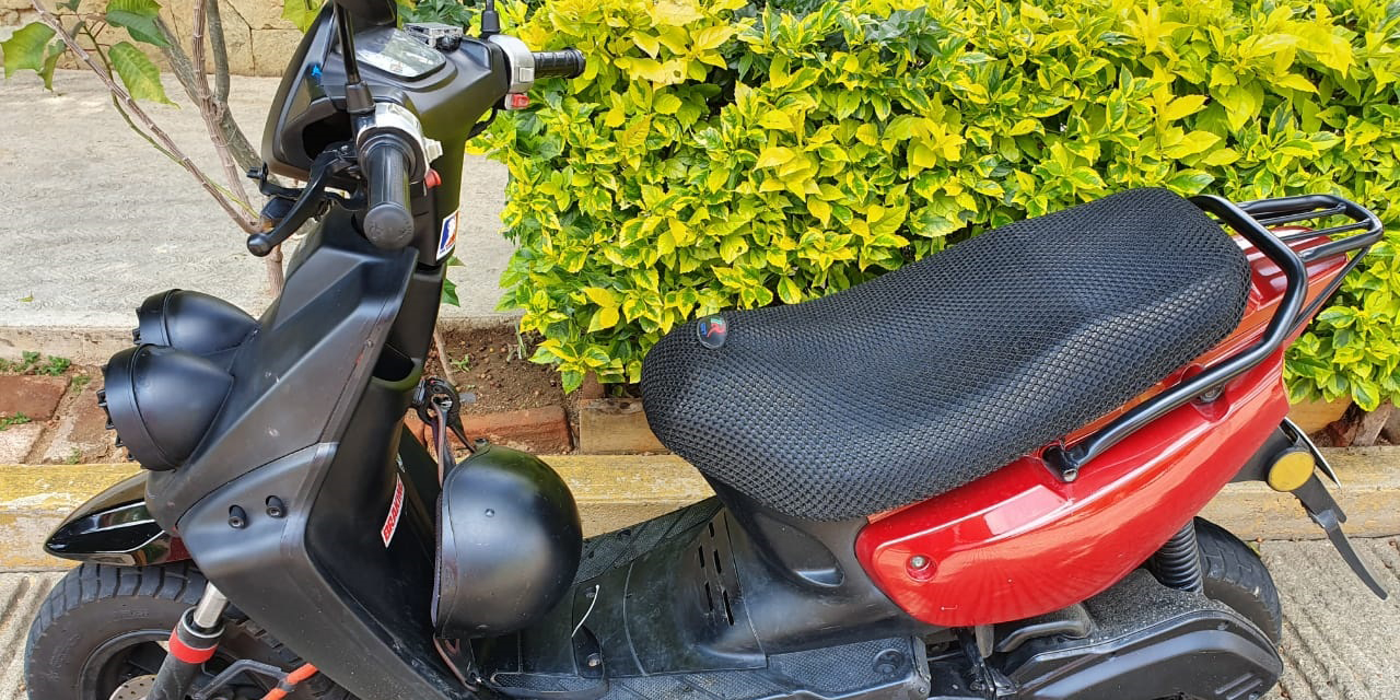Arrastran a motociclista en Símbolos Patrios