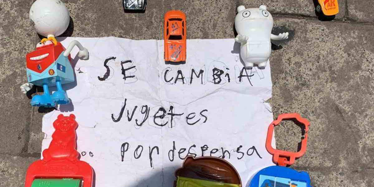 Video: Se desborda ayuda a niño que cambió juguetes por despensa