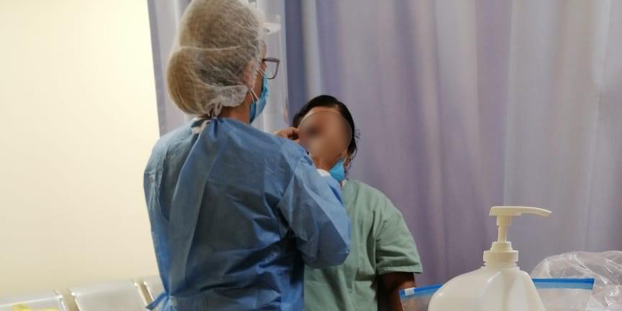 Personal del Hospital de Juchitán trabaja con síntomas de Covid-19