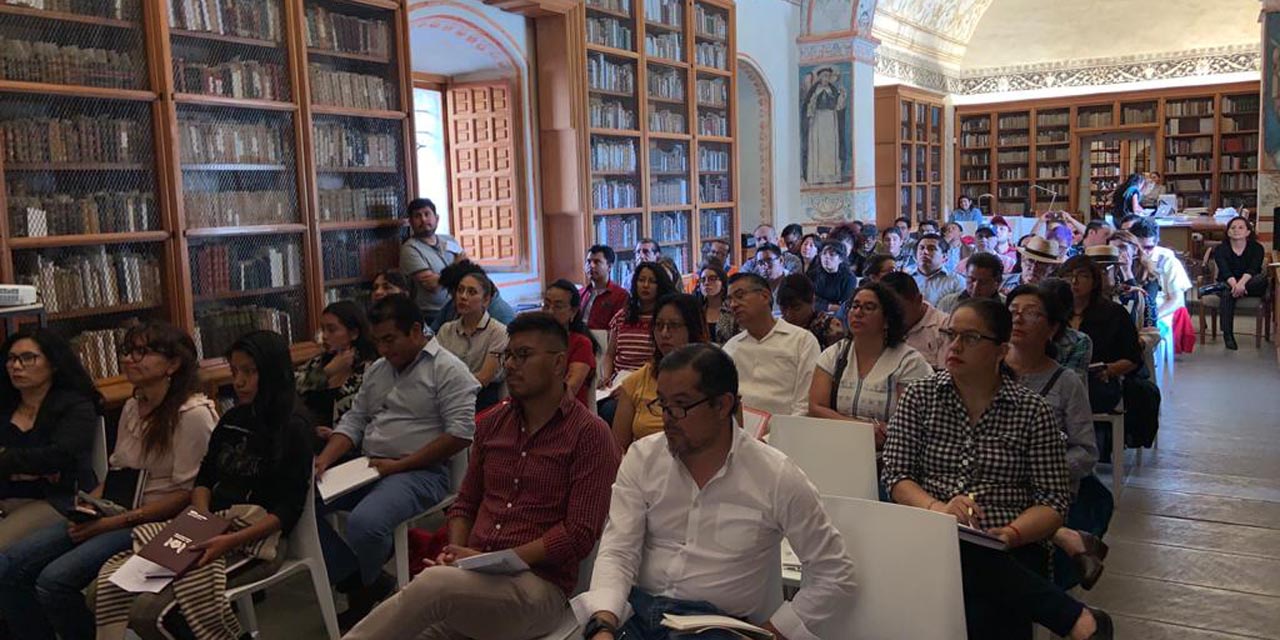 La UNAM concluye diplomado sobre historia