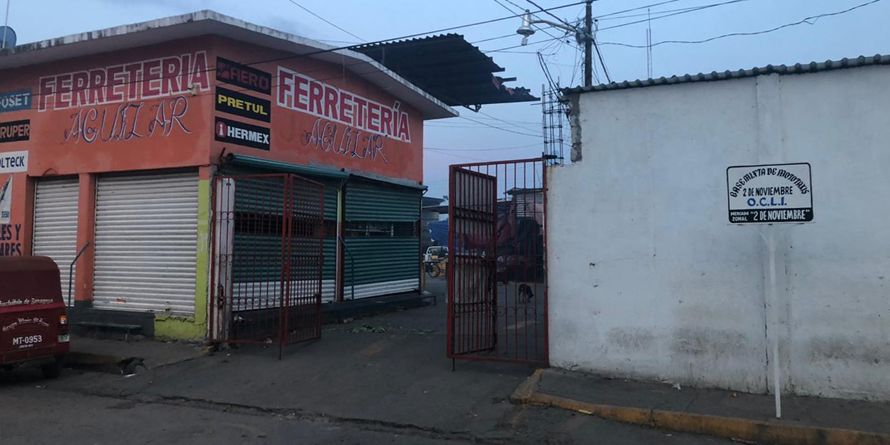 Sanitizan Mercado 2 de Noviembre de Juchitán por Covid-19