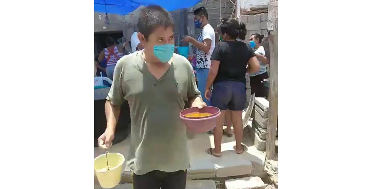 Cocinan para ayudar a Juchitán