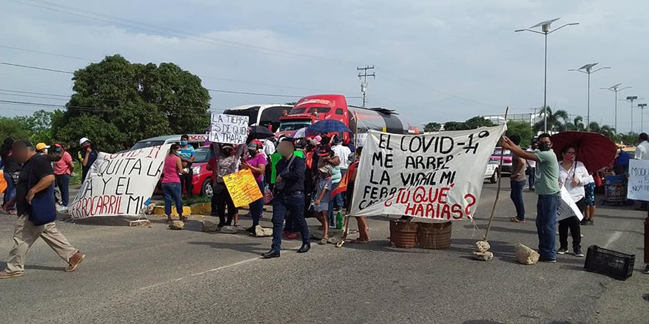 Familias afectadas por derecho de vía bloquean carretera transístmica | El Imparcial de Oaxaca
