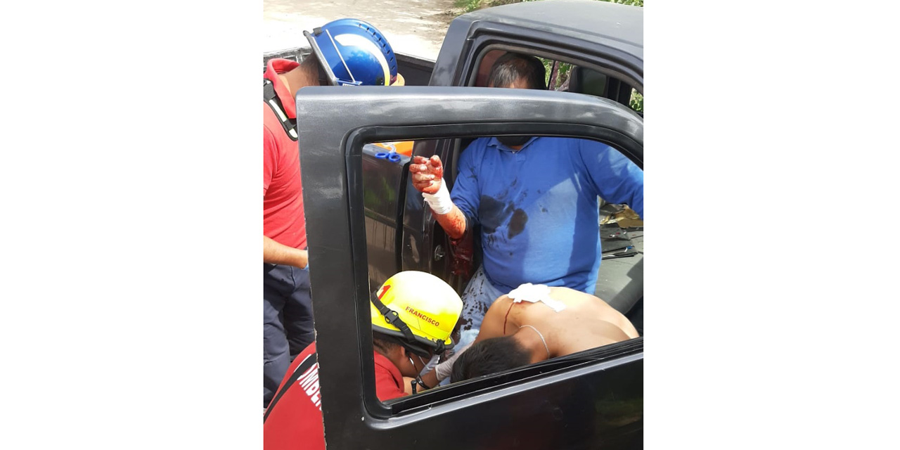 Mujer es acuchillada por su esposo en Arrazola