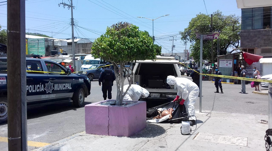 Amanece muerto en la banqueta en Salina Cruz | El Imparcial de Oaxaca