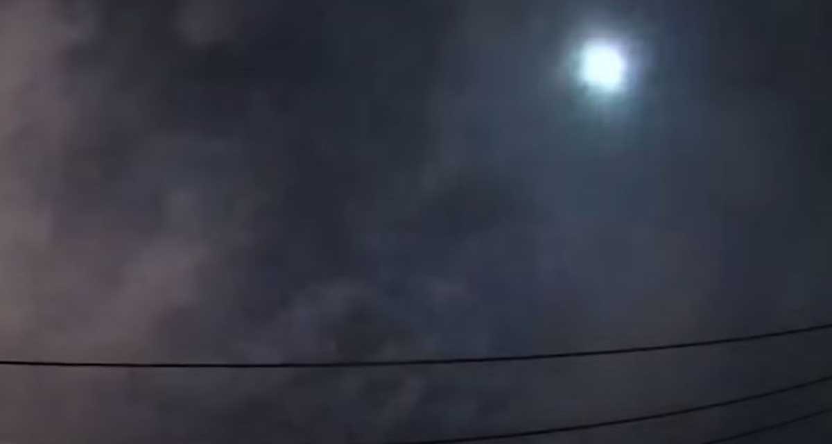 Video: Explota un meteoro en Japón, liberando toneladas de TNT